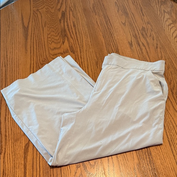 Athleta Tan Women’s Wide Leg Athletic Gaucho Cropped Lightweight Pants  Size 16 - Picture 1 of 13